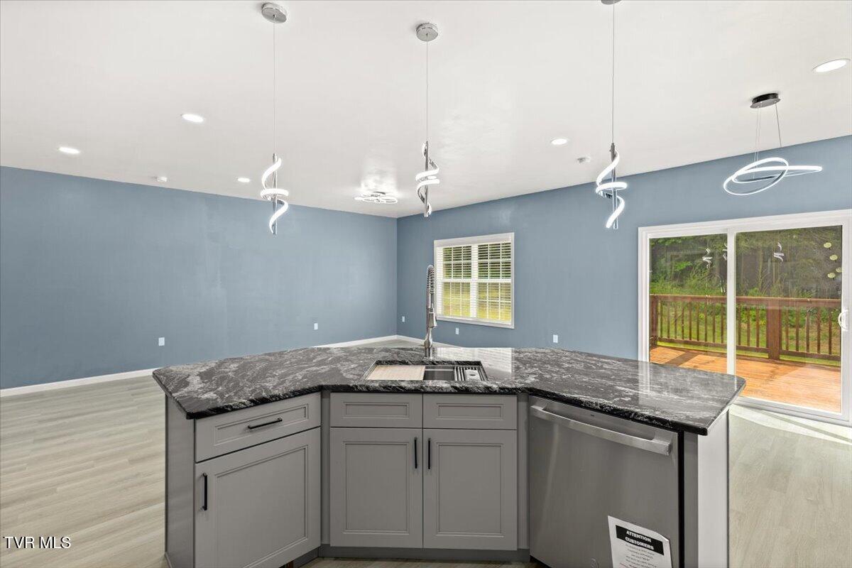 517 Scioto Road Unicoi, TN 37692 - Photo 10 of 34 21-128A0990