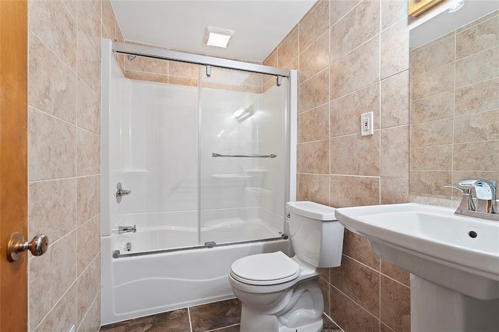124 East Garden Road Pittsburgh, PA 15227 - Photo 8 of 25 Gallery Image 8