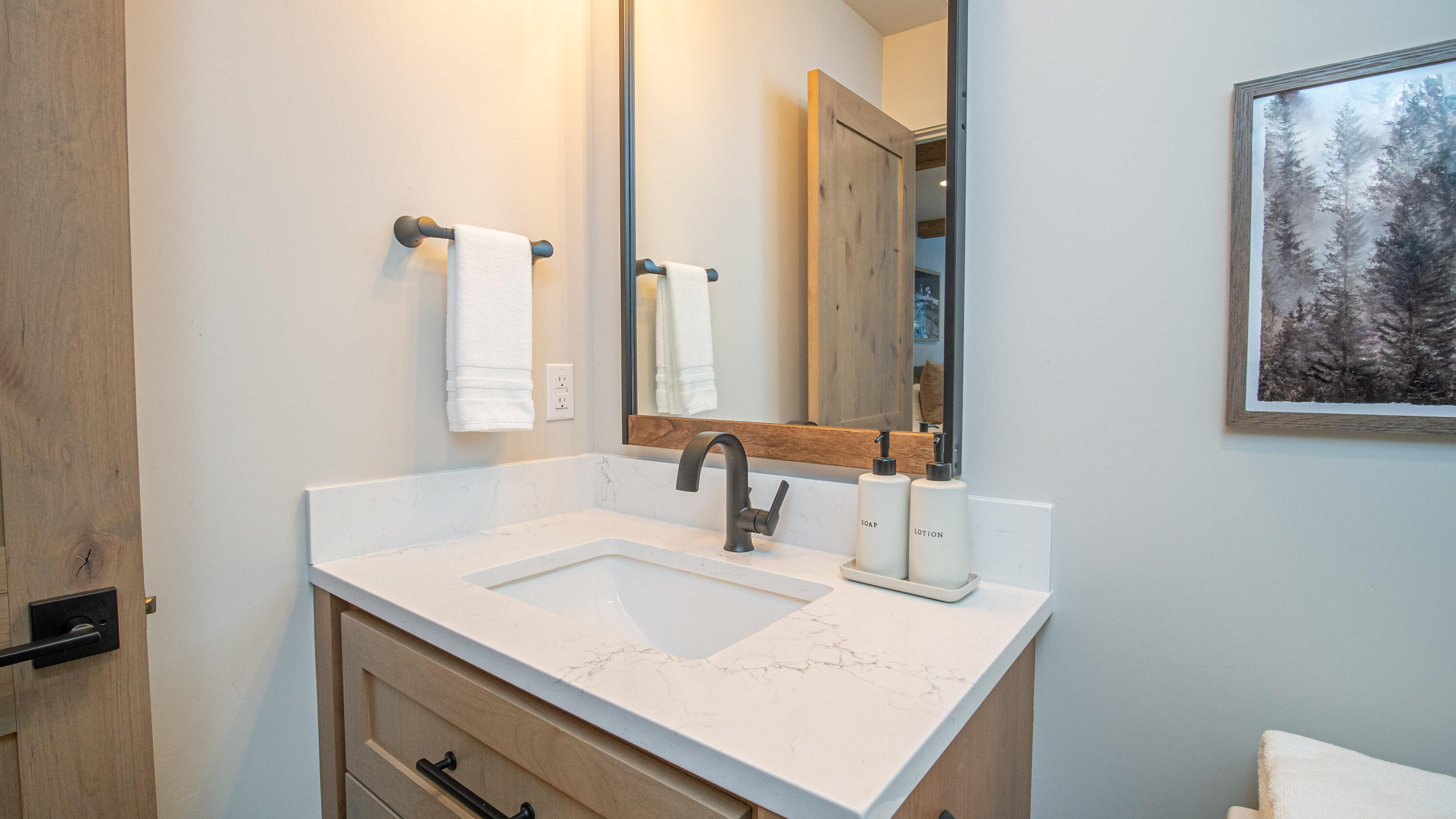 56371 Fireglass Loop, Unit 207 Bend, OR 97707 - Photo 60 of 95 Bath 5