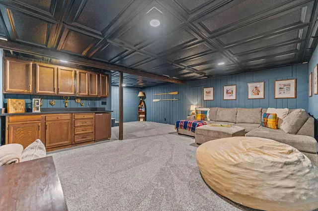 a view of a dinning tables and chairs in patio