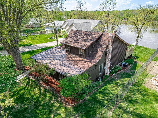 a view of a backyard with plants