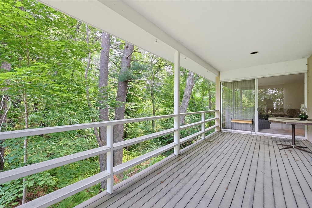37 Oxbow Road Wayland, MA 01778 - Photo 4 of 20