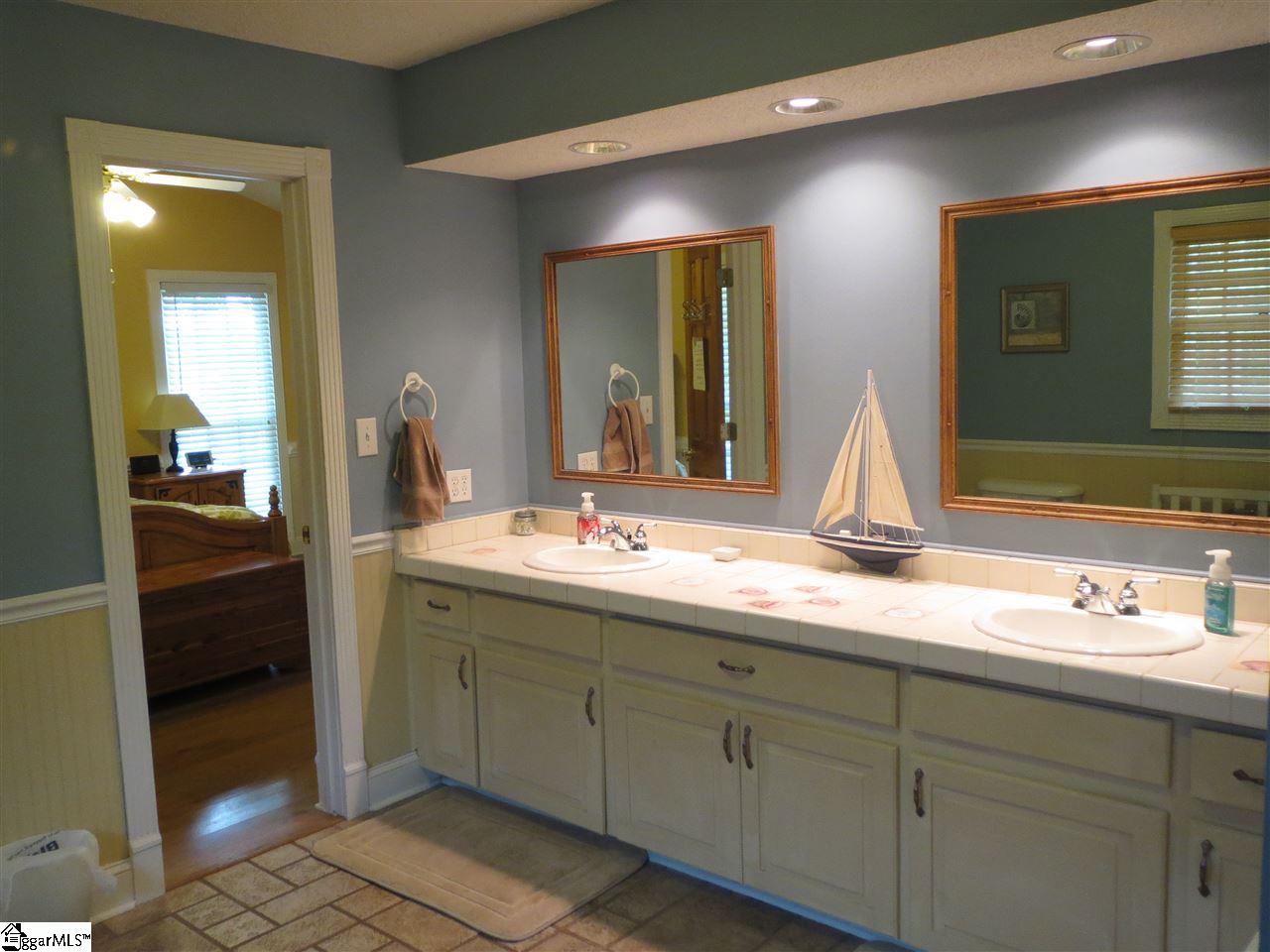 850 Chestnut Ridge Road Laurens, SC 29360 - Photo 11 of 26