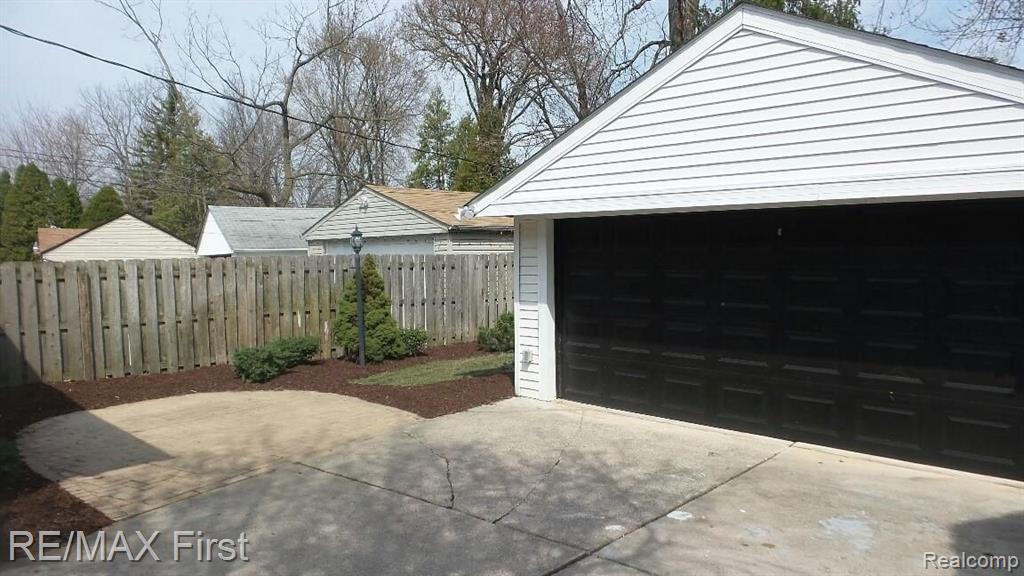 1660 Littlestone Road Grosse Pointe, MI 48236 - Photo 7 of 29