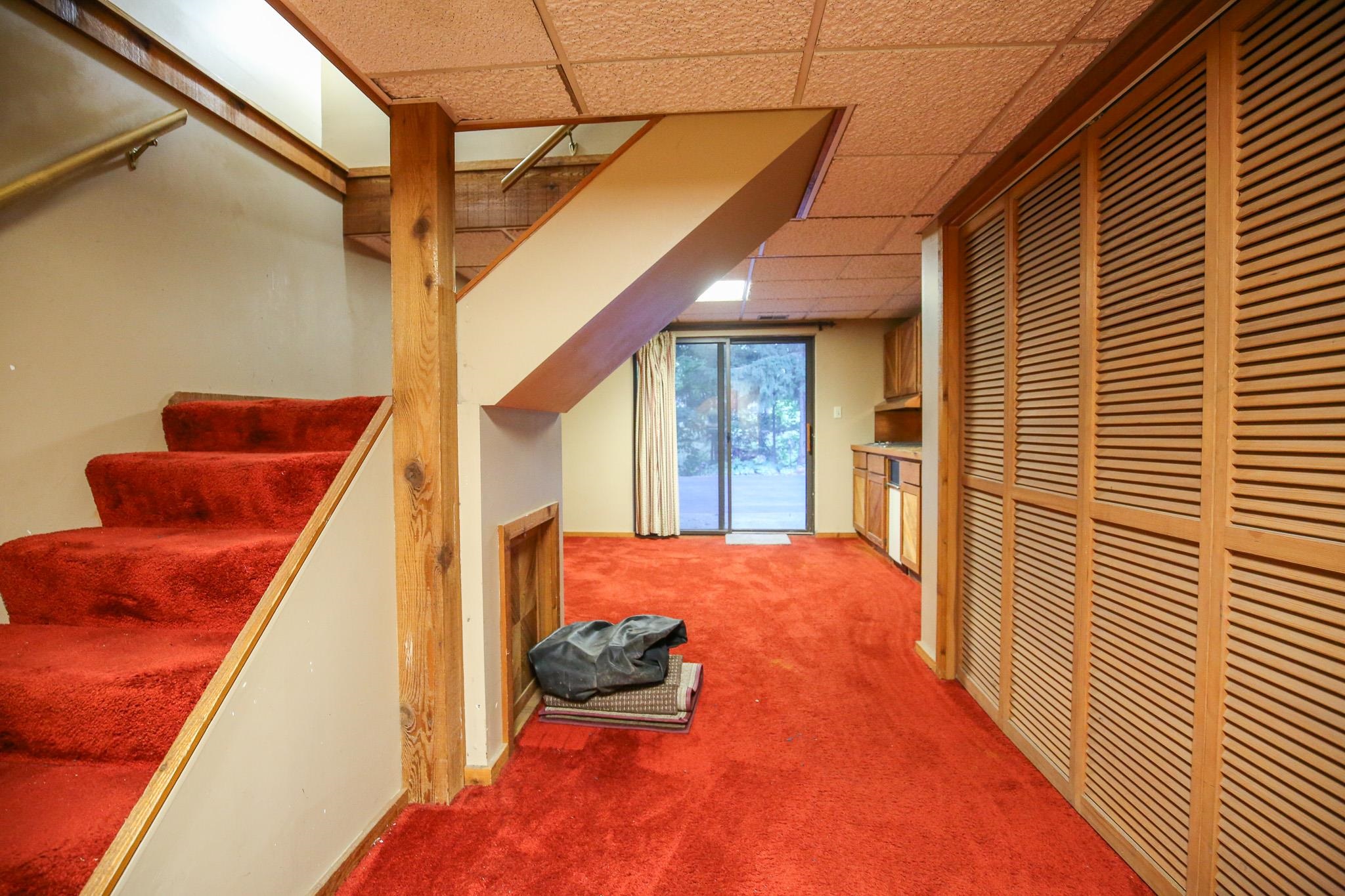 209 Fox Trot Dixon, IL 61021 - Photo 20 of 34 a balcony with furniture and a potted plant