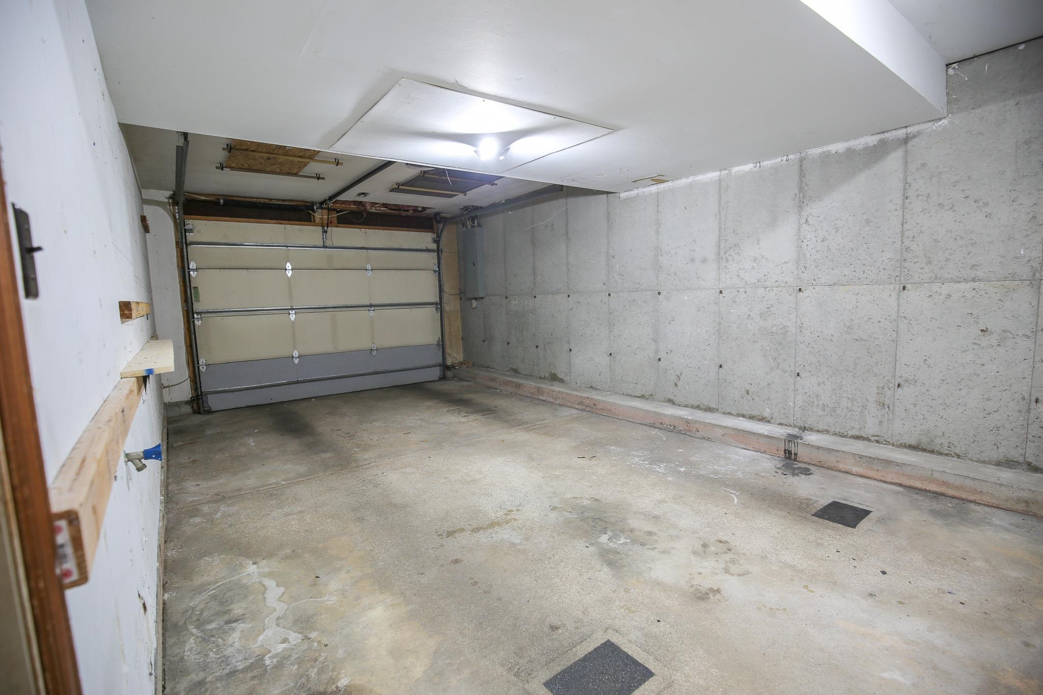 209 Fox Trot Dixon, IL 61021 - Photo 21 of 34 a view of room