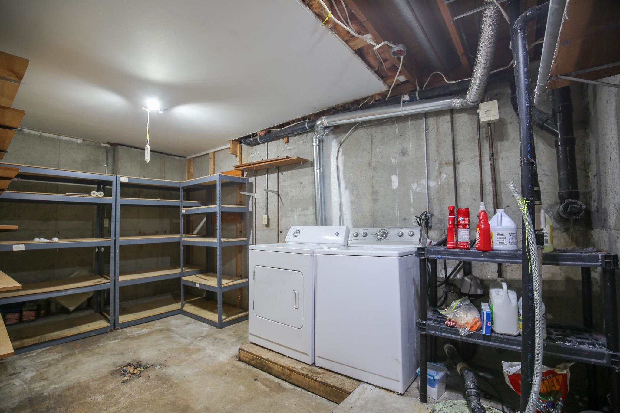 209 Fox Trot Dixon, IL 61021 - Photo 22 of 34 a utility room with dryer and washer