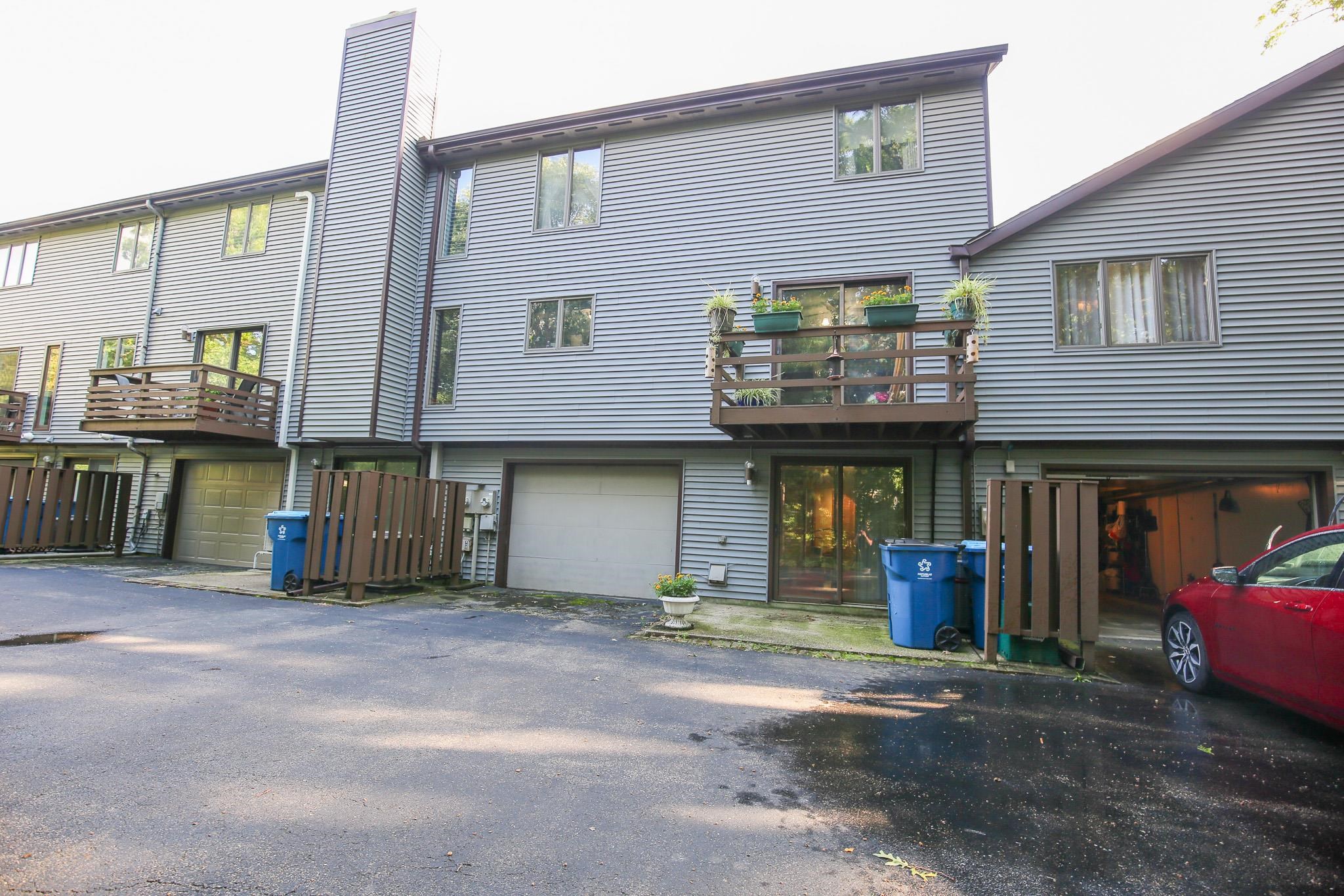 209 Fox Trot Dixon, IL 61021 - Photo 29 of 34 a view of a house with many windows