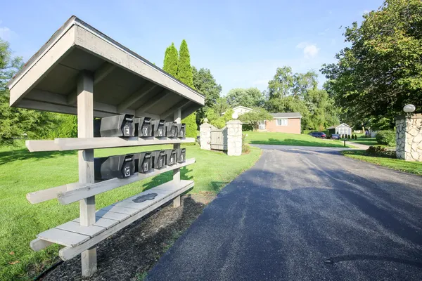 $164,900 | 209 Fox Trot, Dixon, IL 61021