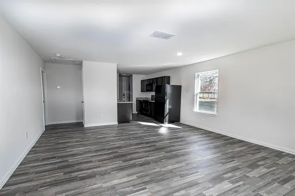 $1,325 | 701 East Hanna Street, Denison, TX 75021