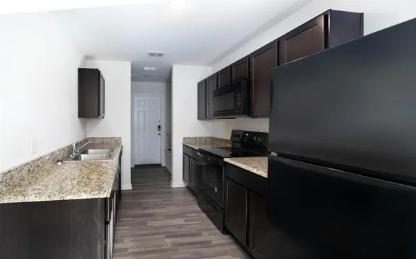 $1,325 | 701 East Hanna Street, Denison, TX 75021