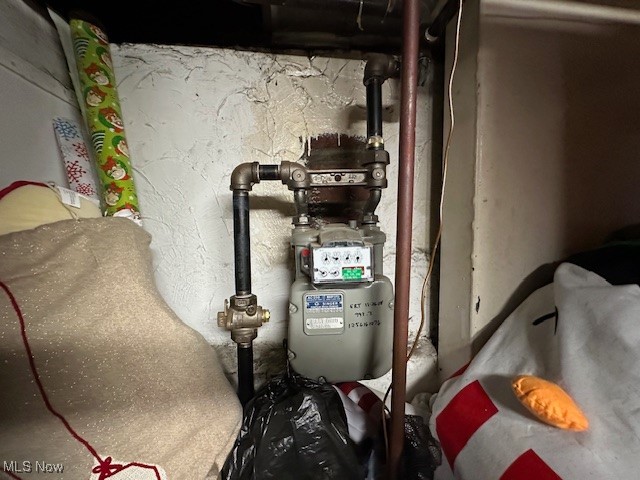 831 London Road Cleveland, OH 44110 - Photo 10 of 11 Utilities featuring gas meter