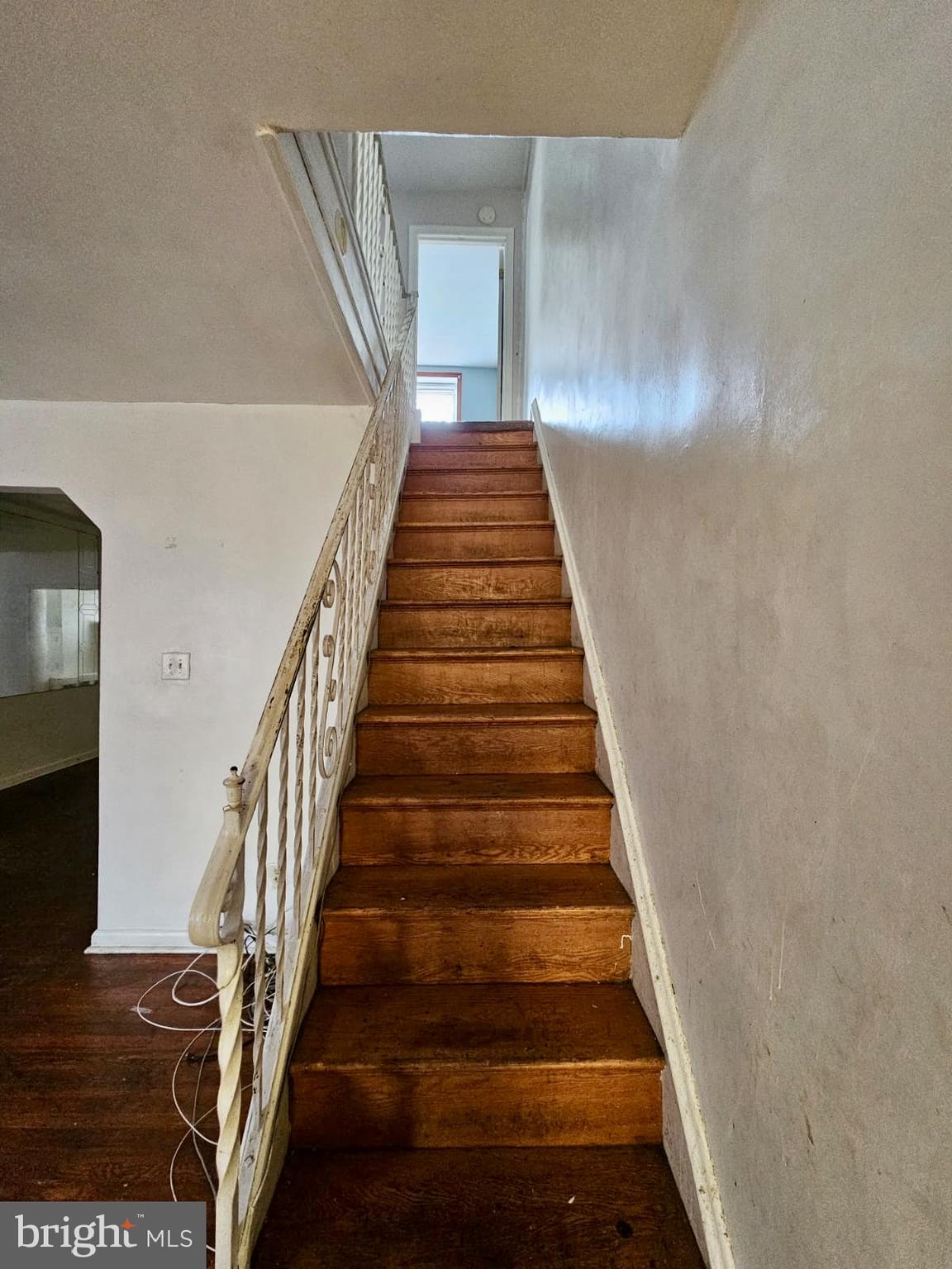 931 Kenmore Road Philadelphia, PA 19151 - Photo 5 of 11 a view of entryway