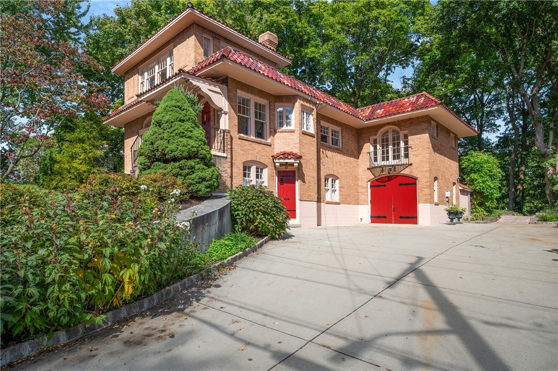 37 Great Road North Smithfield, RI 02896 - Photo 1 of 48 Gallery Image 1