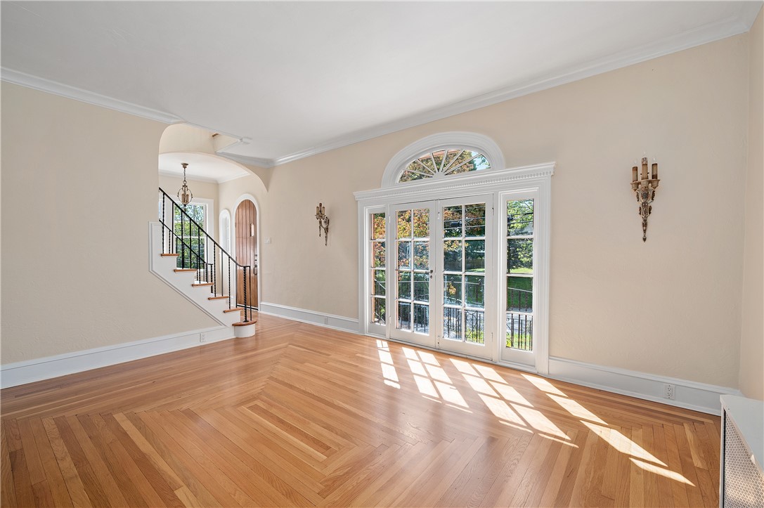 37 Great Road North Smithfield, RI 02896 - Photo 4 of 48 Gallery Image 4