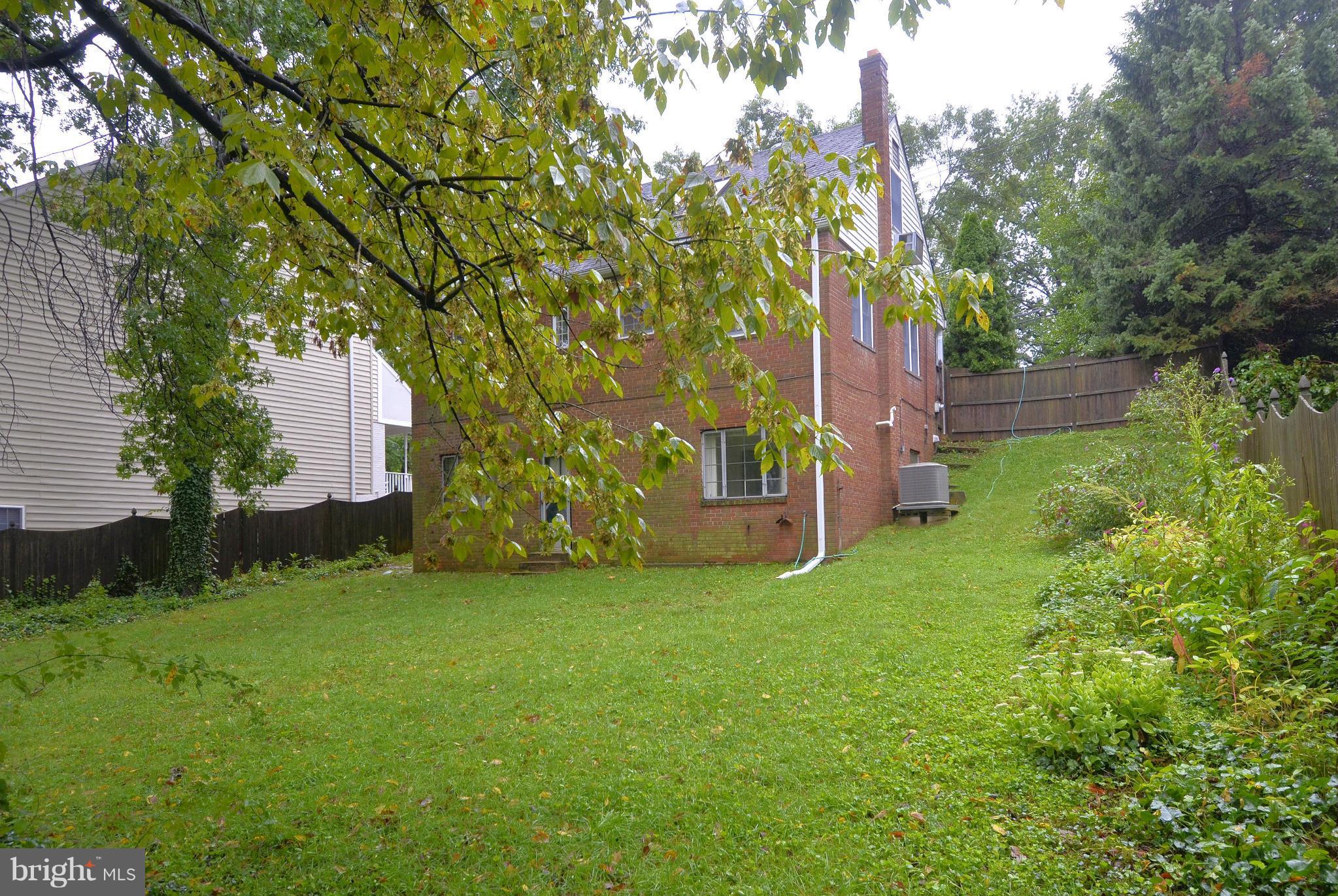 5813 Greentree Road Bethesda, MD 20817 - Photo 22 of 28 Rear Yard