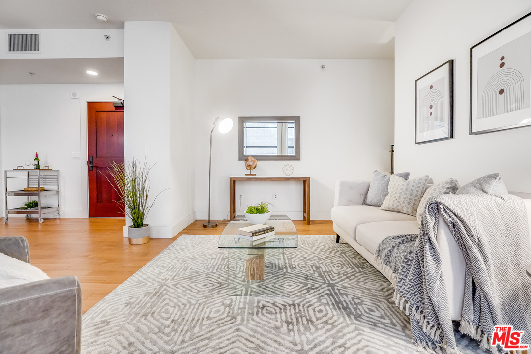 460 South Spring Street, Unit 511 Los Angeles, CA 90013 - Photo 5 of 26
