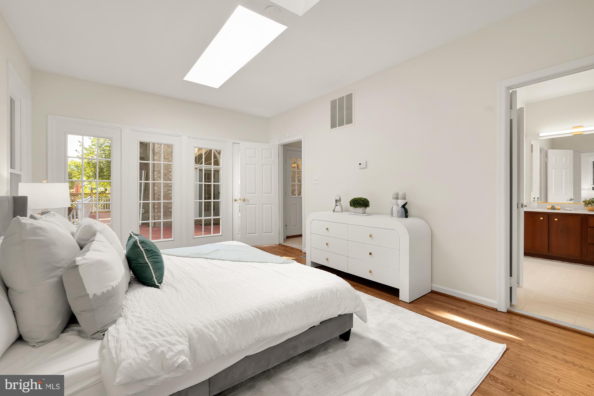 8909 Bells Mill Road Potomac, MD 20854 - Photo 32 of 71 Main level bedroom suite (bedroom 1)