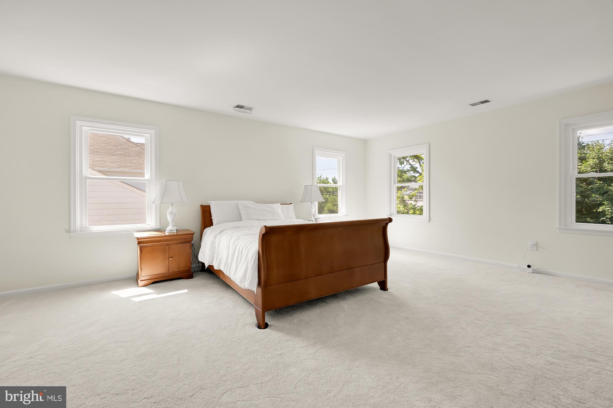 8909 Bells Mill Road Potomac, MD 20854 - Photo 37 of 71 Primary bedroom suite