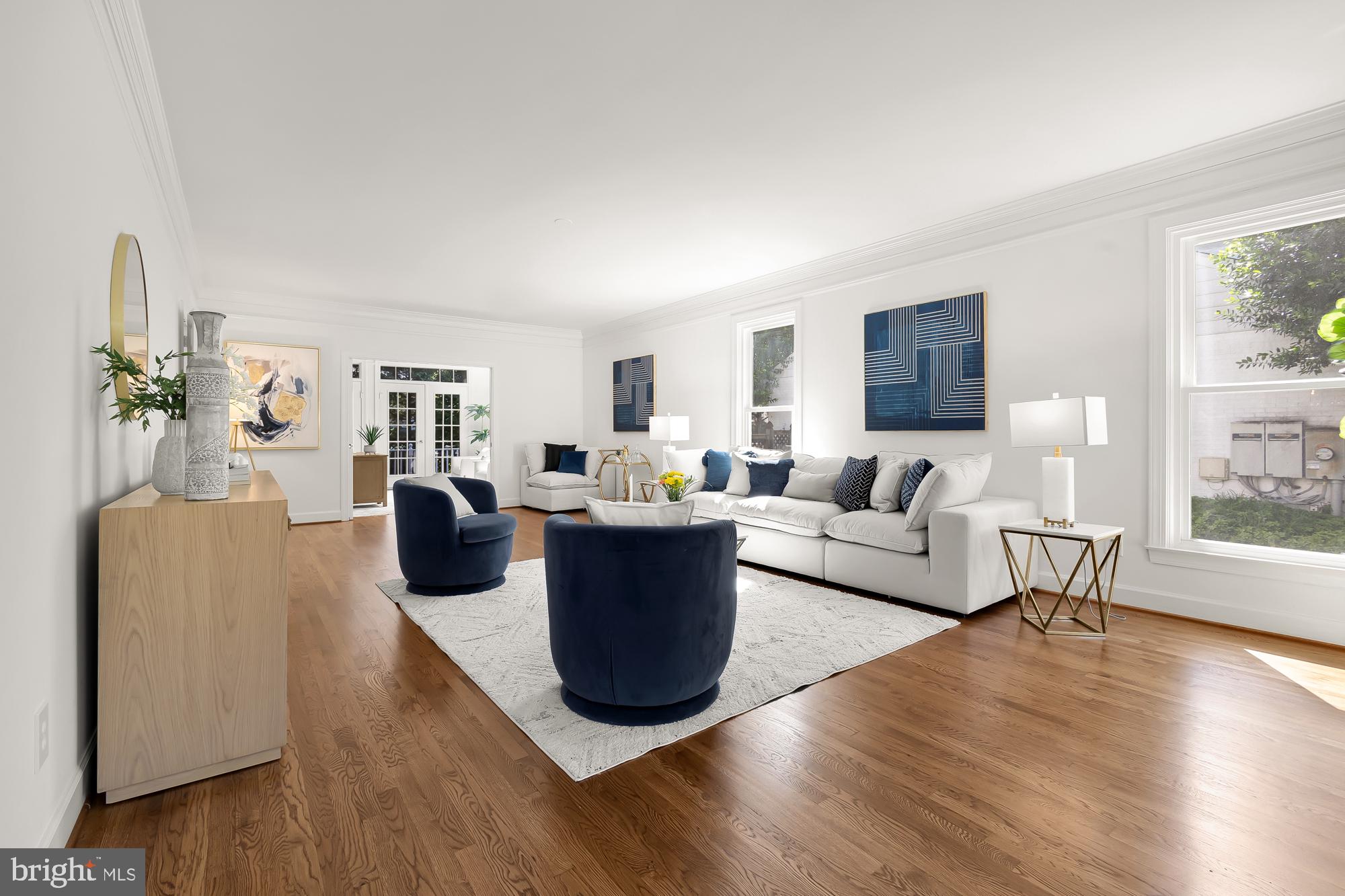 8909 Bells Mill Road Potomac, MD 20854 - Photo 5 of 71 Living room