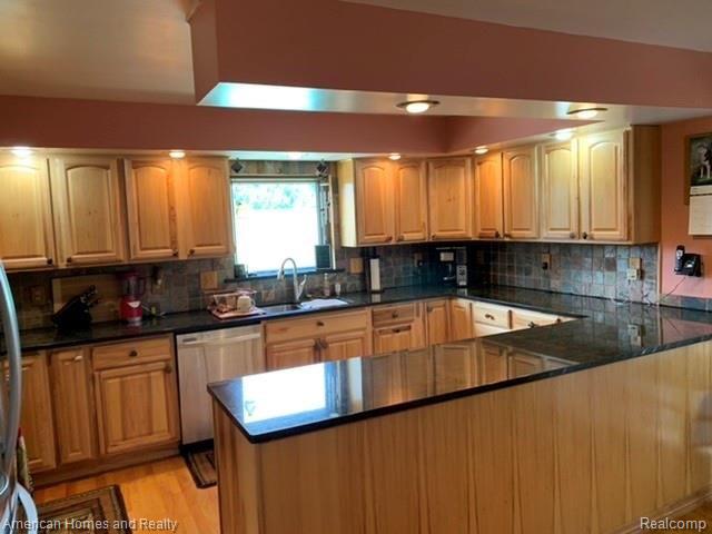 10453 Sheridan Road Millington, MI 48746 - Photo 8 of 49 63C5C8CA-5696-4599-8145-04F719D0D3AF.jpeg
