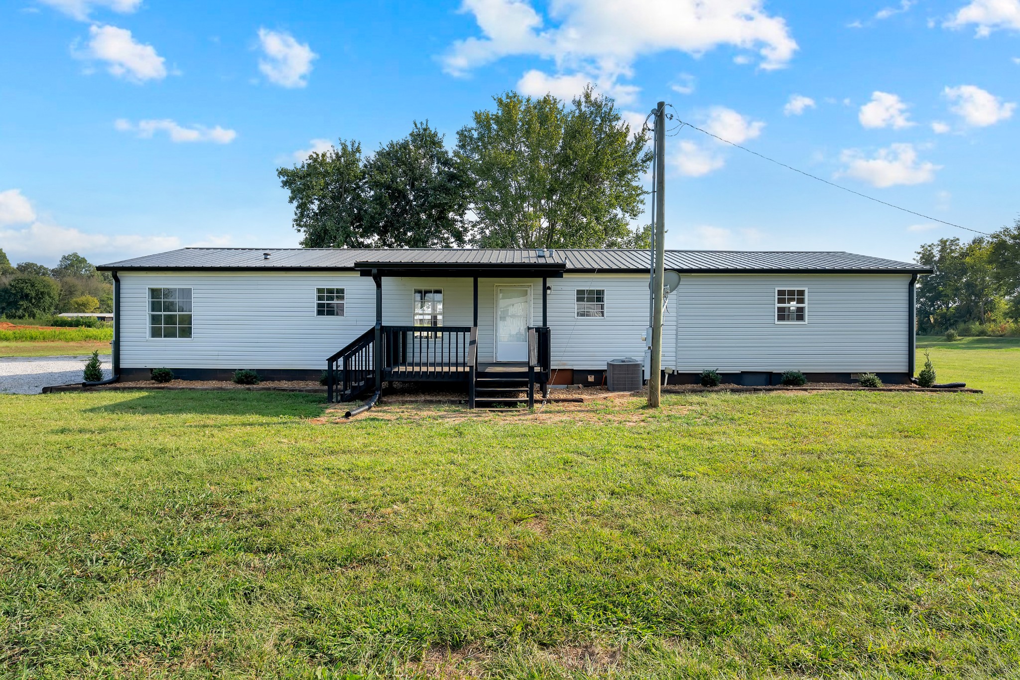 240 Cole Lane Belvidere, TN 37306 - Photo 5 of 37