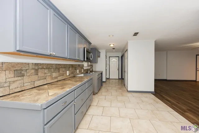 $2,200 | 6919 Springwood Boulevard, Denham Springs, LA 70726