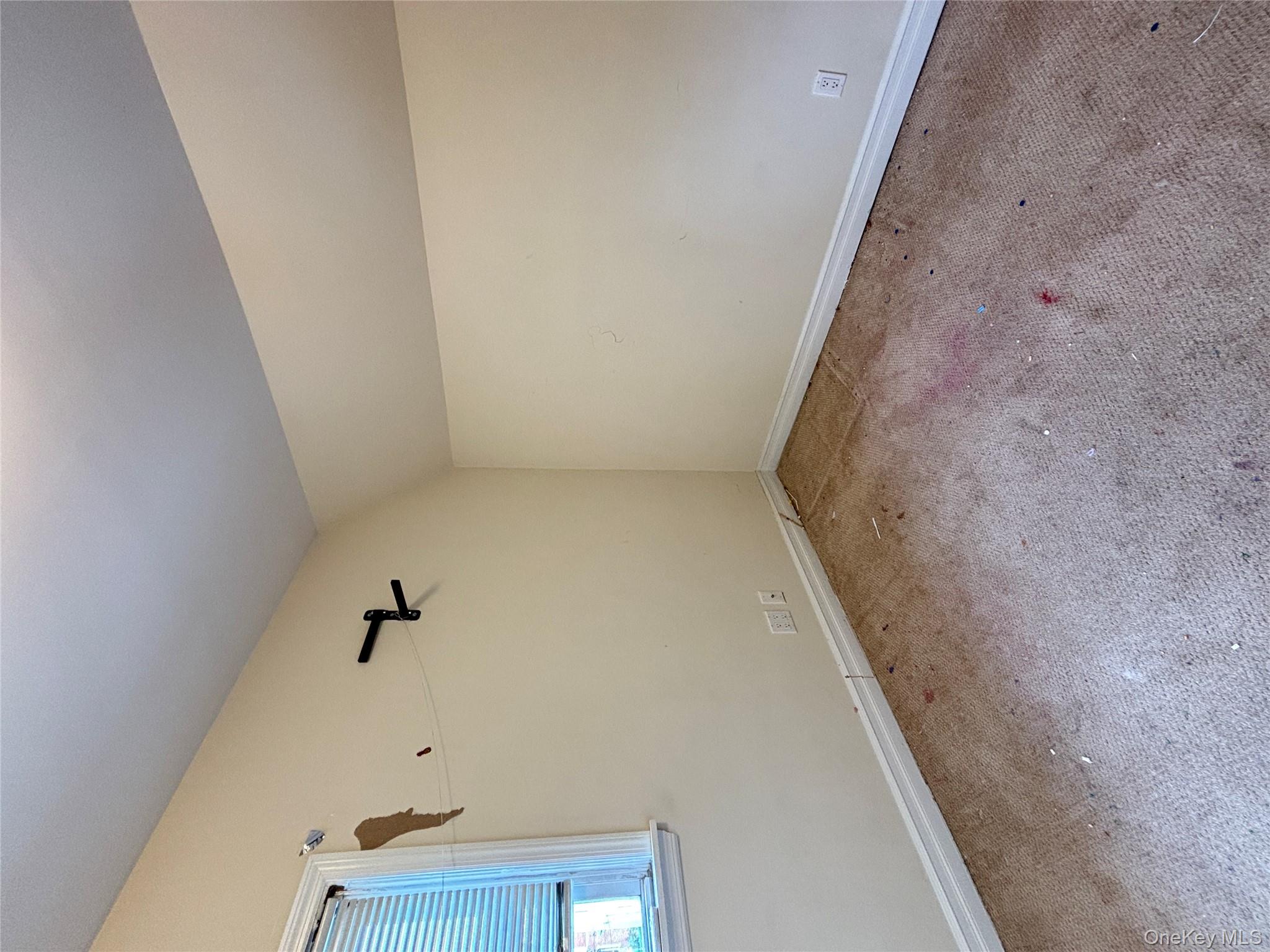 45 John Street New Rochelle, NY 10805 - Photo 9 of 14 an empty room with a empty space