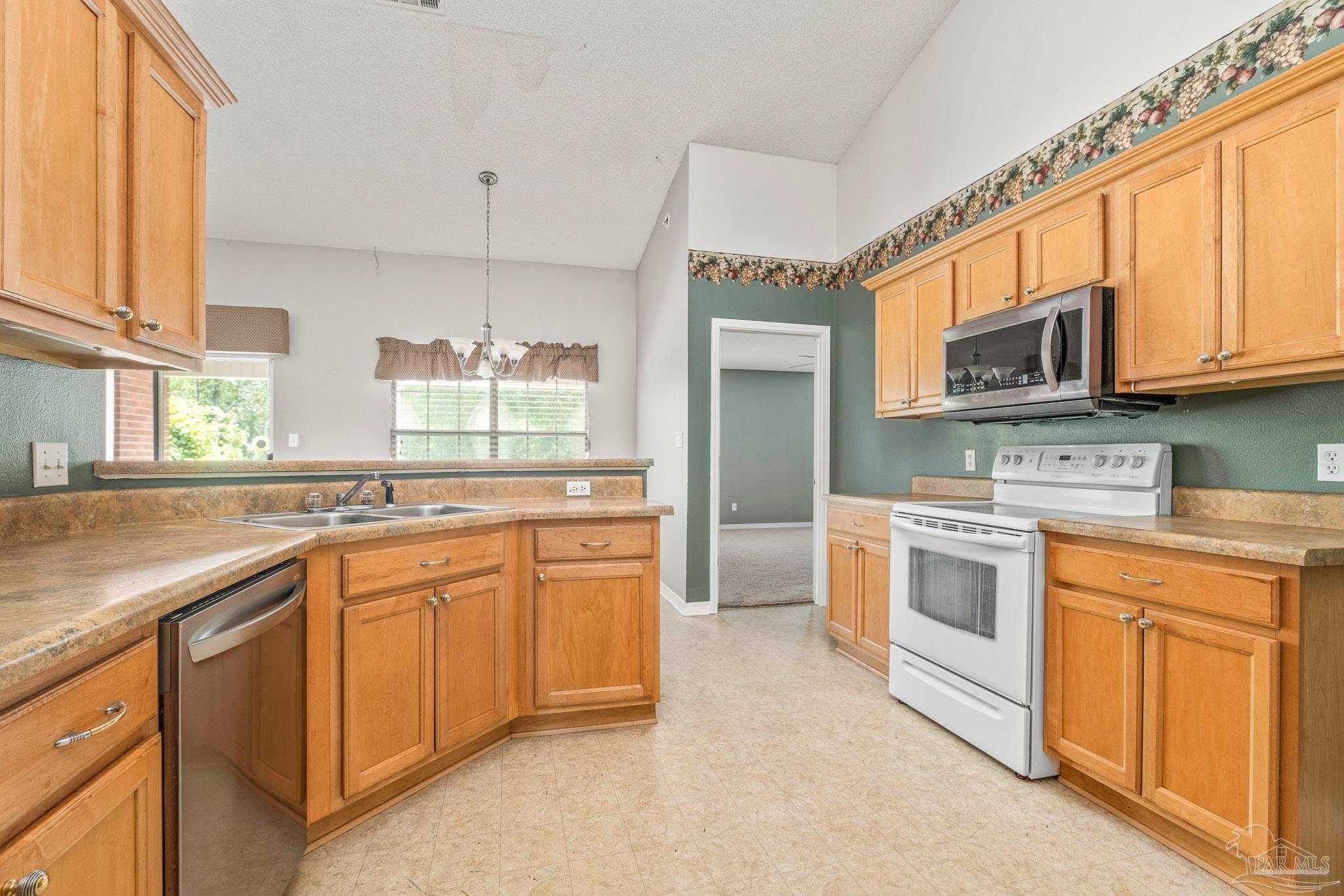 7094 Raburn Road Pensacola, FL 32526 - Photo 8 of 20 Gallery Image 8