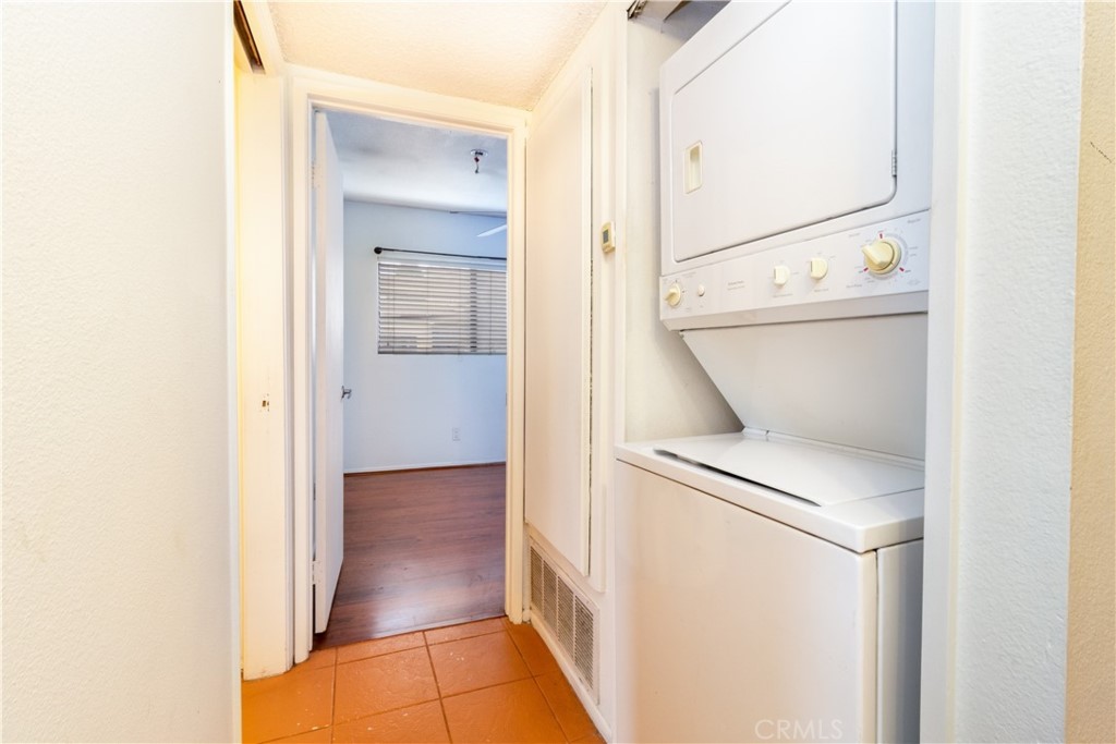 550 Orange Avenue, Unit 318 Long Beach, CA 90802 - Photo 19 of 25 a view of washer and dryer