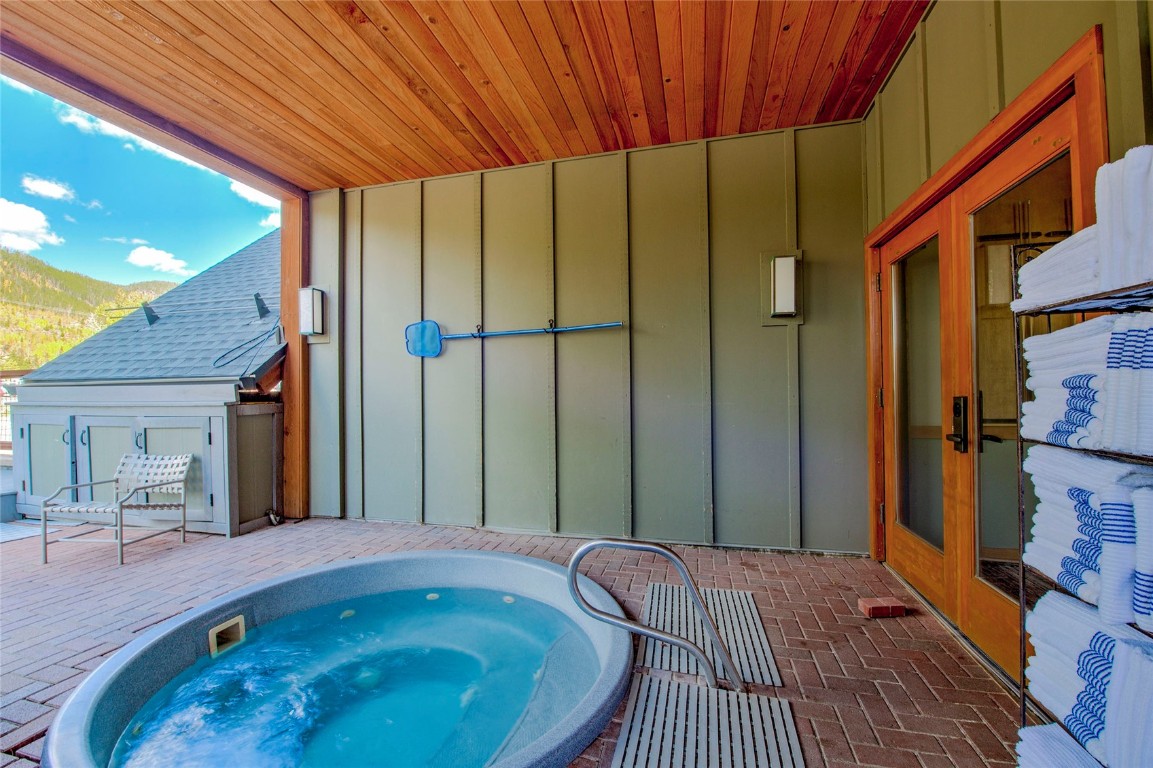 100 Dercum Square, Unit 8380 Keystone, CO 80435 - Photo 26 of 35 a bathroom with a tub and shower