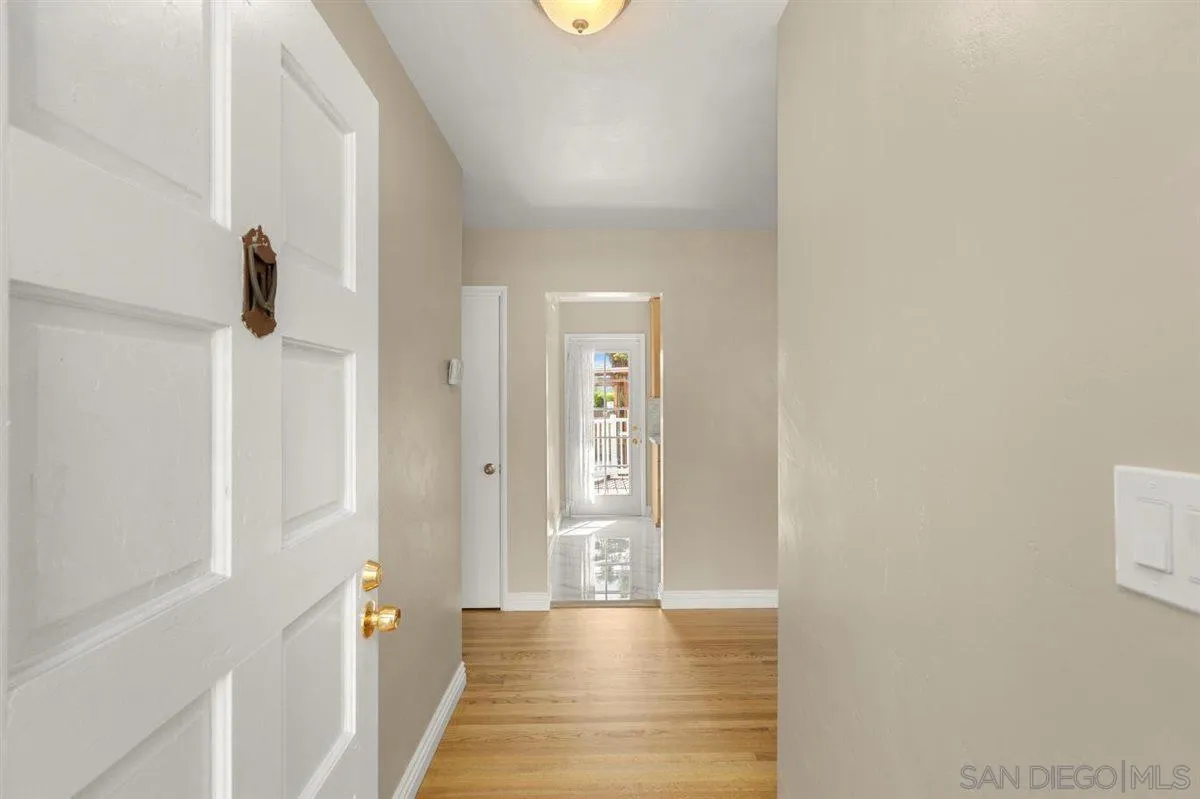 1263 Cresthill Road El Cajon, CA 92021 - Photo 3 of 26 Gallery Image 3