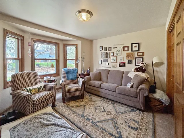 $649,900 | 3199 Humboldt Road, Green Bay, WI 54311