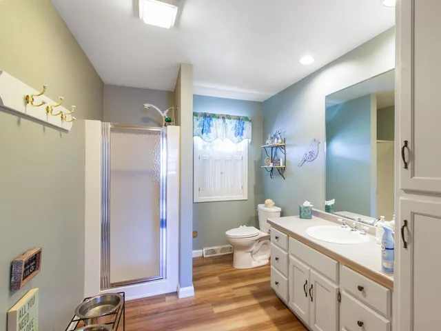 $649,900 | 3199 Humboldt Road, Green Bay, WI 54311