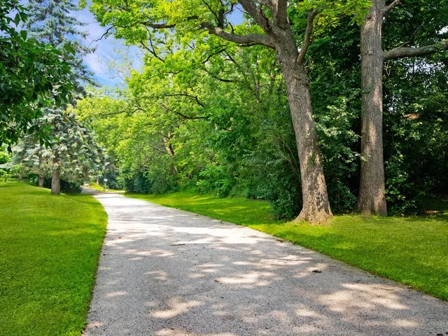 $649,900 | 3199 Humboldt Road, Green Bay, WI 54311