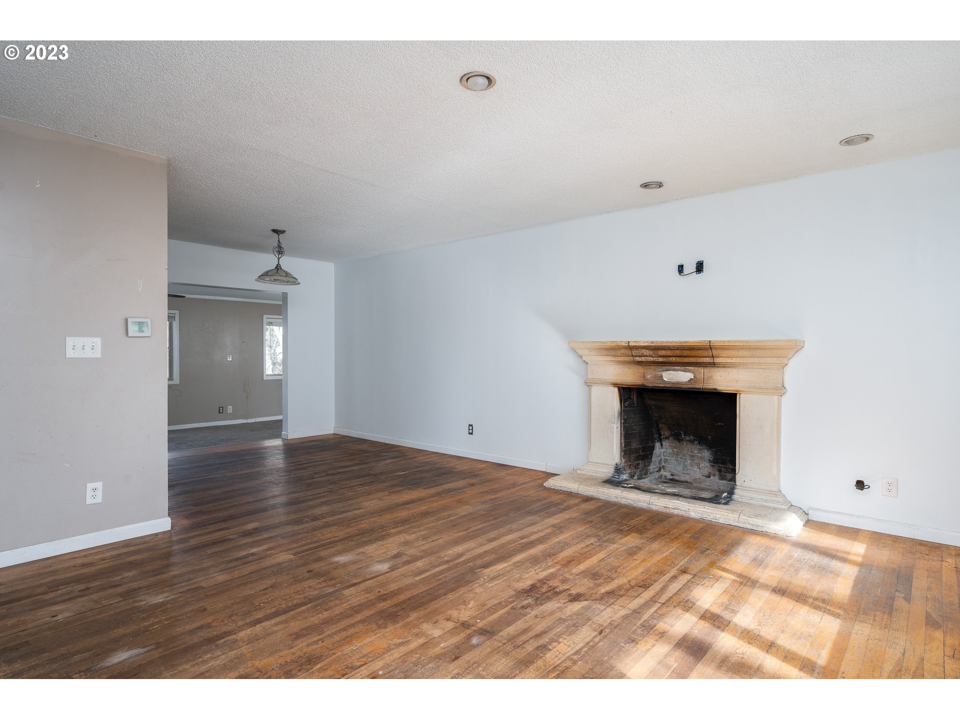 15931 Southeast Bluff Road Sandy, OR 97055 - Photo 3 of 29 Gallery Image 3