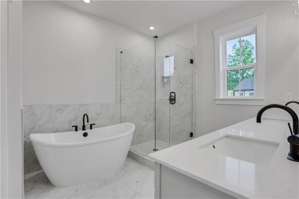 118 Bridgecrest Road Roswell, GA 30075 - Photo 32 of 40 Gallery Image 32