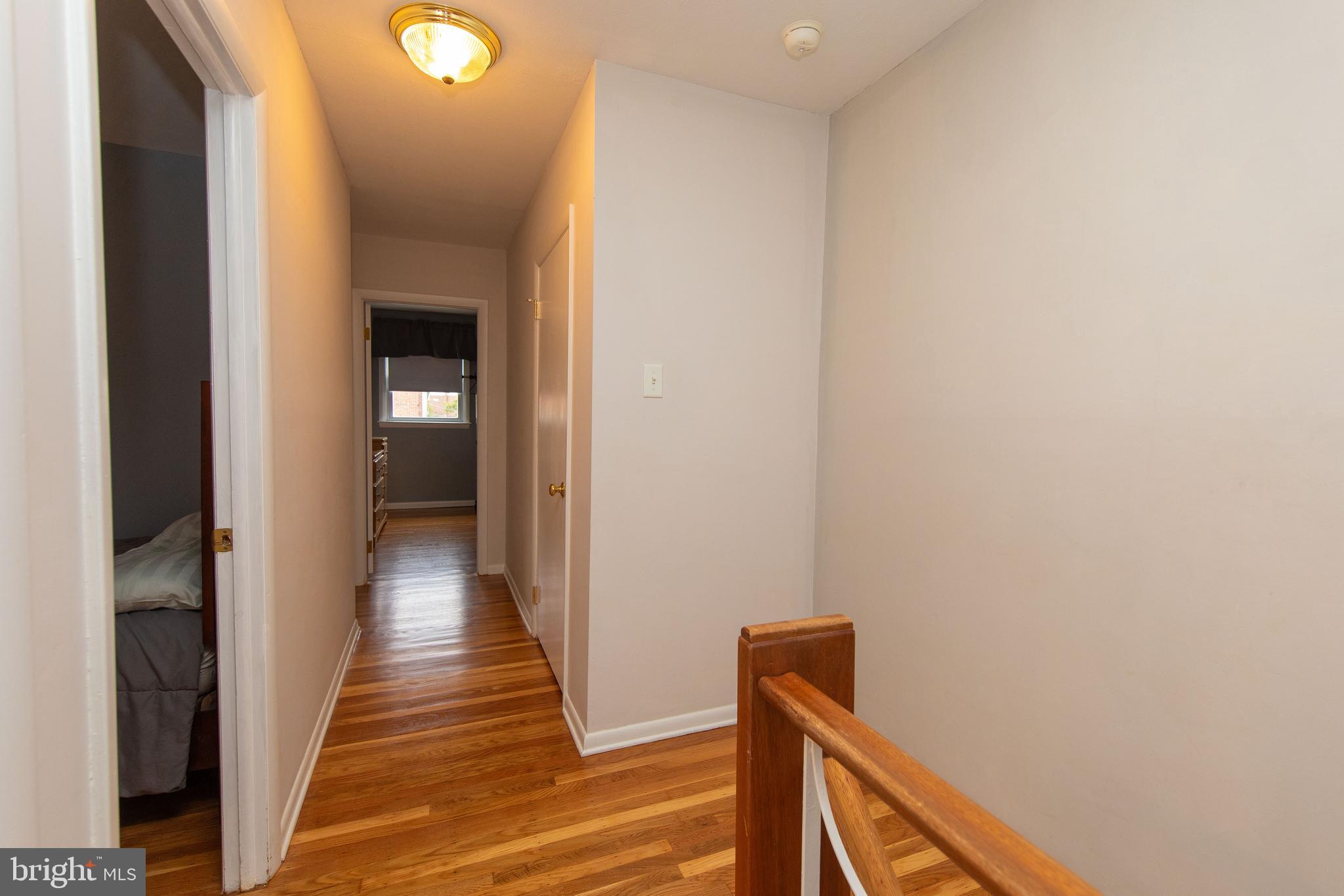 7334 Hill Road Philadelphia, PA 19128 - Photo 20 of 37 Hallway