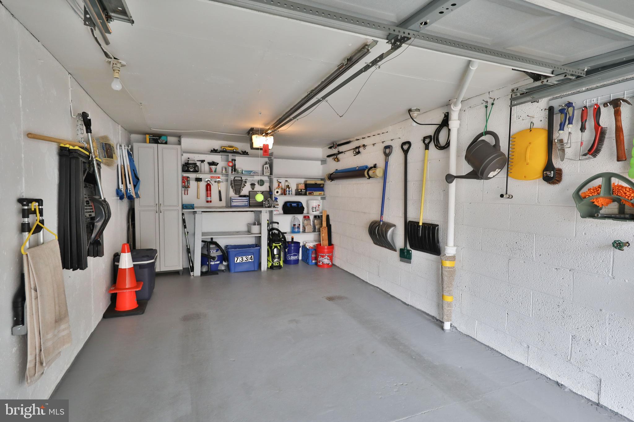 7334 Hill Road Philadelphia, PA 19128 - Photo 32 of 37 Garage