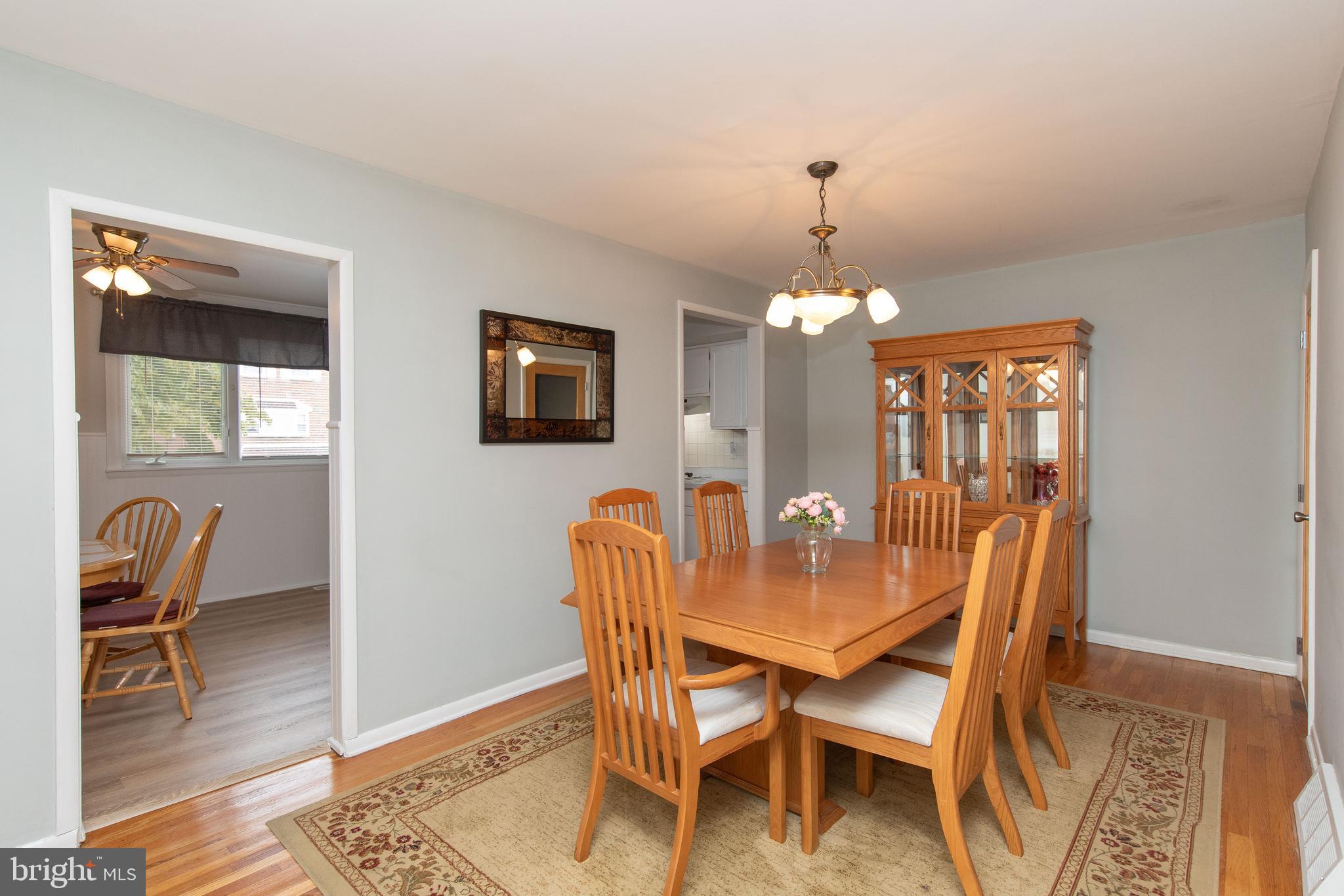 7334 Hill Road Philadelphia, PA 19128 - Photo 6 of 37 Dining Room