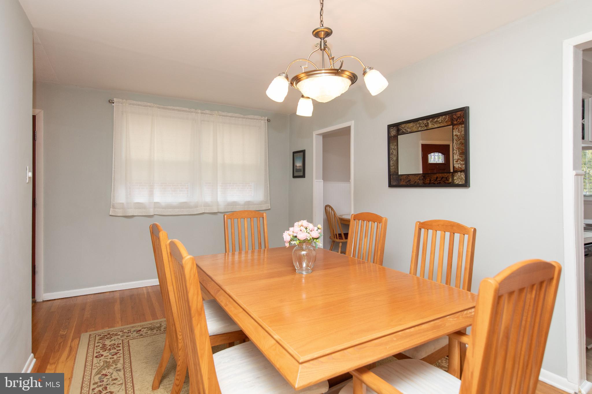 7334 Hill Road Philadelphia, PA 19128 - Photo 7 of 37 Dining Room