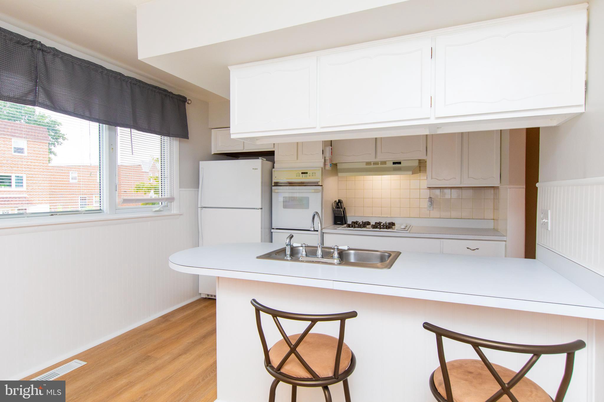 7334 Hill Road Philadelphia, PA 19128 - Photo 10 of 37 Kitchen
