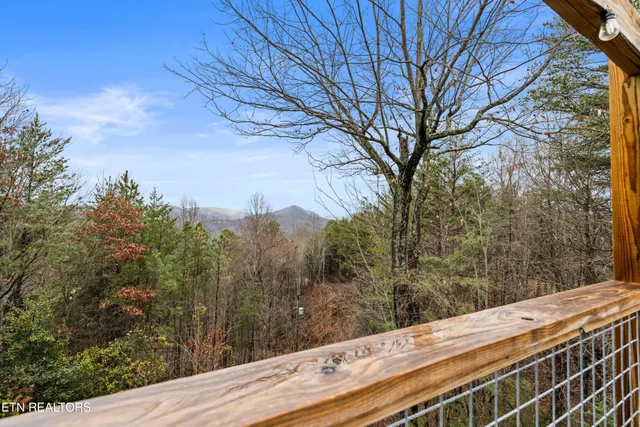$750,000 | 550 Sassafras Trail, Pigeon Forge, TN 37876