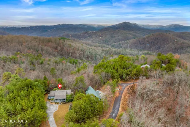 $750,000 | 550 Sassafras Trail, Pigeon Forge, TN 37876