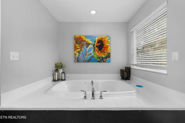 $750,000 | 550 Sassafras Trail, Pigeon Forge, TN 37876