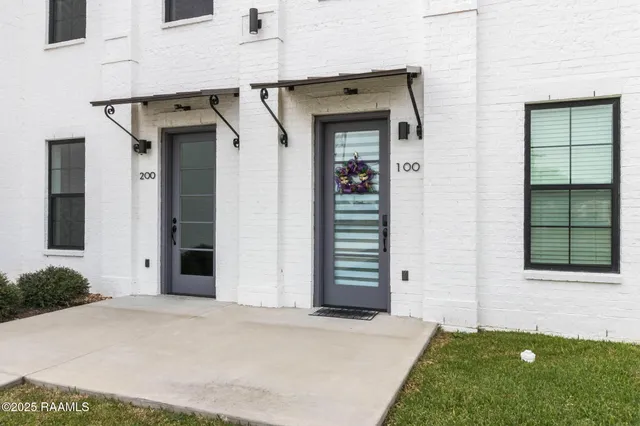 $2,950 | 711 East Main Street, Unit 100, Broussard, LA 70518