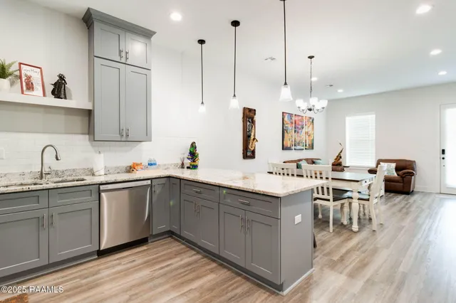 $2,950 | 711 East Main Street, Unit 100, Broussard, LA 70518