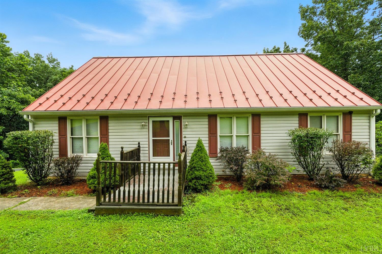 199 Braxton Ridge Road Amherst, VA 24521 - Photo 2 of 60