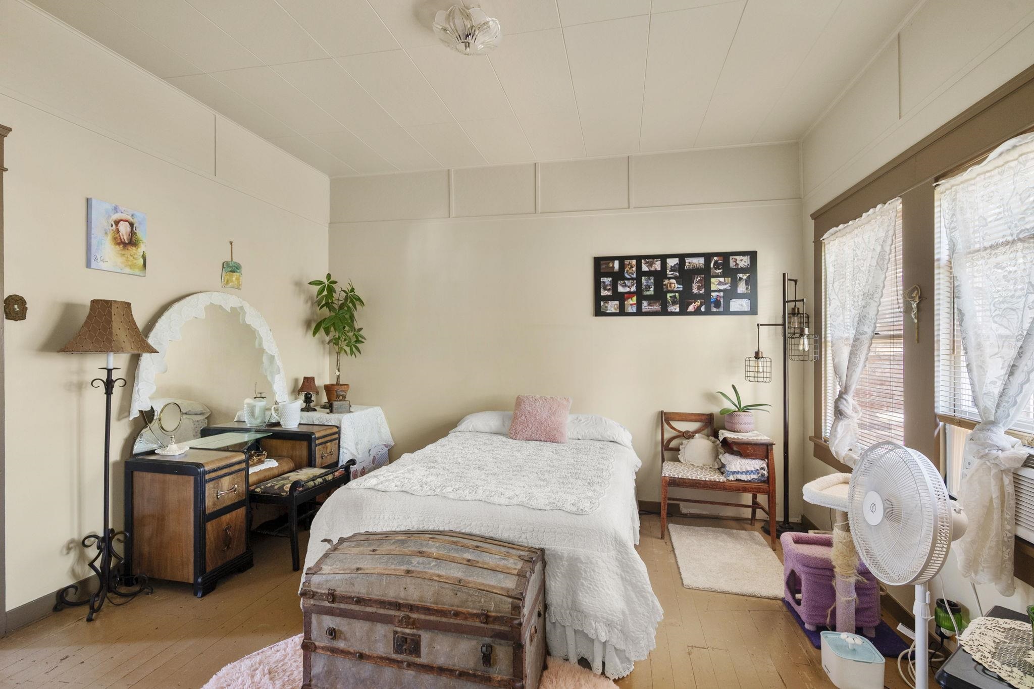 213 Main Street San Andreas, CA 95249 - Photo 32 of 53 a living room with furniture