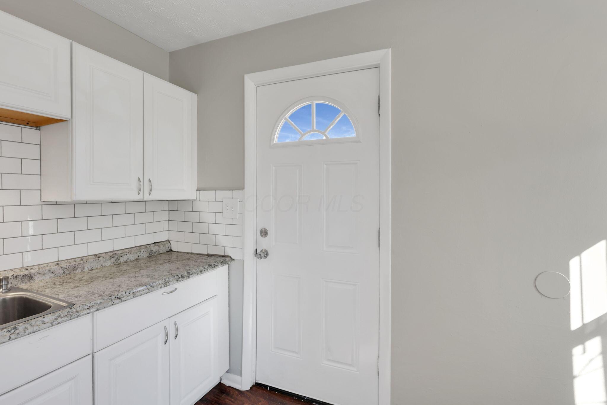 1865 Agler Road, Unit 1867 Columbus, OH 43224 - Photo 6 of 37 5-web-or-mls-G02A6048